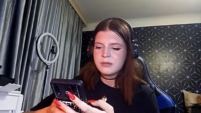 Snapshot of LissaKradfer chatting on 3, 10, 2025 LissaKradfer online show from 3, 10, 2025