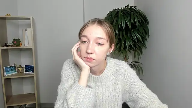 Snapshot of CherrySteffel chatting on 4, 10, 2025 CherrySteffel online show from 4, 10, 2025