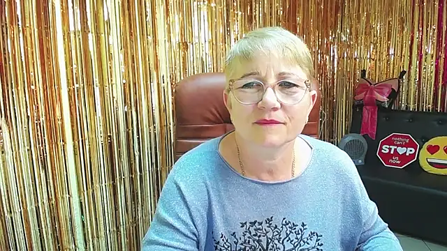 Snapshot of lunarossa_ chatting on 7, 10, 2025 lunarossa online show from 7, 10, 2025