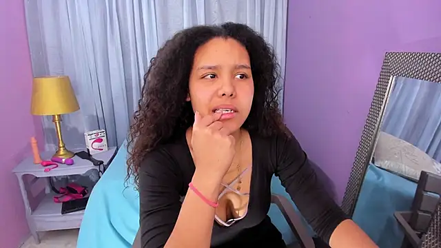 Snapshot of AriaVega chatting on 20, 10, 2025 AriaVega online show from 20, 10, 2025