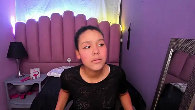 Snapshot of AriaVega chatting on 7, 11, 2025 AriaVega online show from 7, 11, 2025