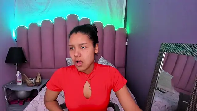 Snapshot of AriaVega chatting on 11, 11, 2025 AriaVega online show from 11, 11, 2025