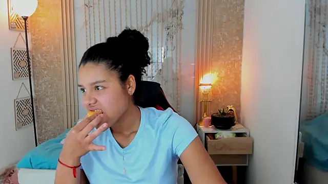 AriaVega online show from 13, 5, 2026