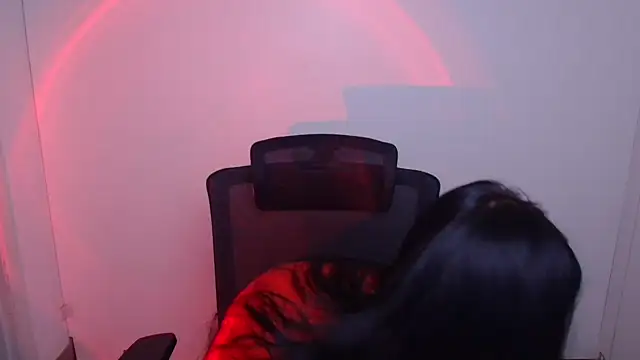 Mona Esty online show from 6, 10, 2025