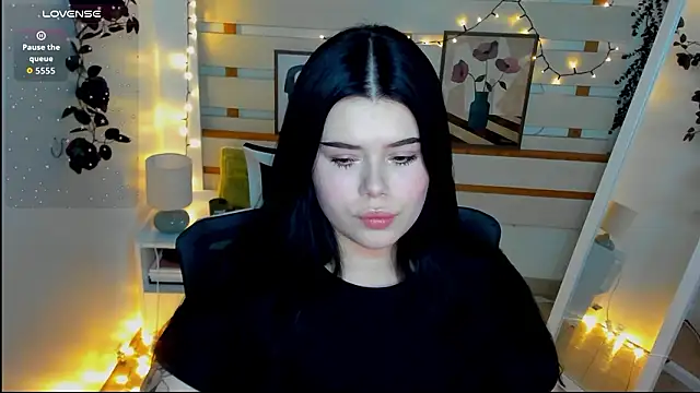 Snapshot of Mona_Esty chatting on 19, 2, 2026 Mona Esty online show from 19, 2, 2026