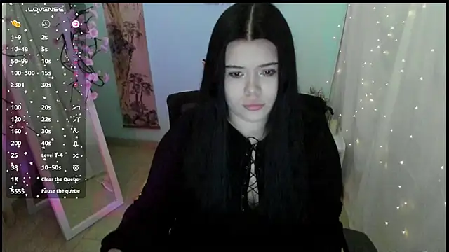 Mona Esty online show from 8, 4, 2026