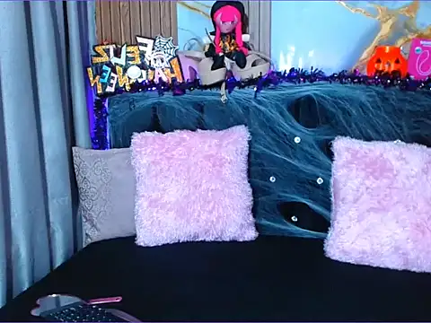 Snapshot of sthephylittle chatting on 13, 10, 2025 sthephylittle online show from 13, 10, 2025