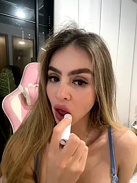 Lisa Belluci online show from 21, 10, 2025