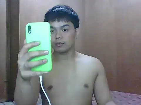 Snapshot of TarahFox chatting on 2, 10, 2025 TarahFox online show from 2, 10, 2025