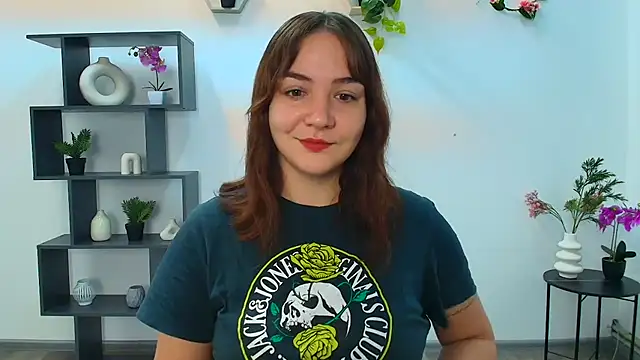 Snapshot of OliviaMontgommery chatting on 9, 10, 2025 OliviaMontgommery online show from 9, 10, 2025