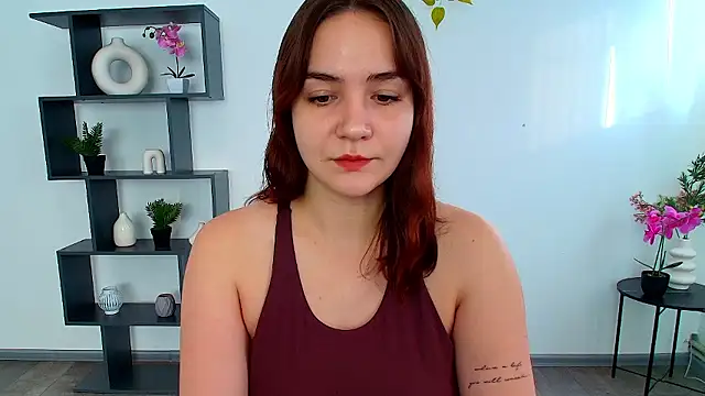 Snapshot of OliviaMontgommery chatting on 12, 11, 2025 OliviaMontgommery online show from 12, 11, 2025