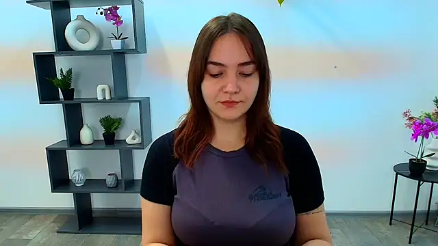 Snapshot of OliviaMontgommery chatting on 15, 11, 2025 OliviaMontgommery online show from 15, 11, 2025