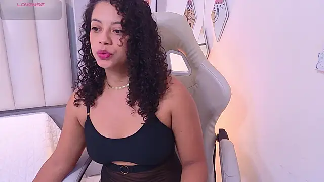 CamilaLevy online show from 22, 6, 2026