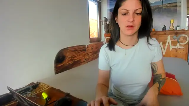anissawhitenss online show from 14, 11, 2025