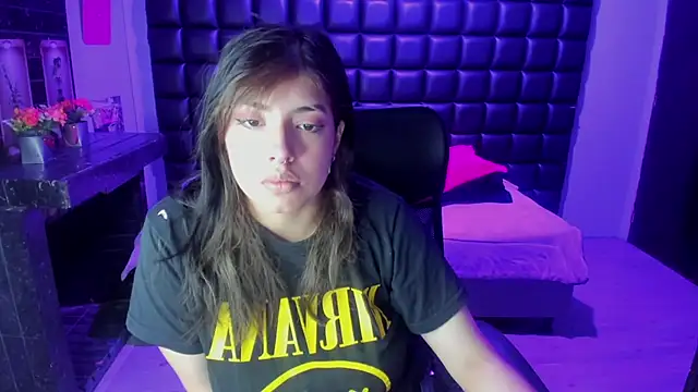 Violetta Swett  online show from 16, 12, 2025