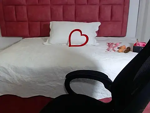 Snapshot of sweetsubmisaxox chatting on 20, 10, 2025 sweetsubmisaxox online show from 20, 10, 2025