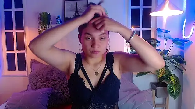 Snapshot of Viollet_C chatting on 20, 10, 2025 Viollet C online show from 20, 10, 2025