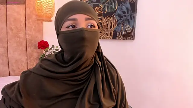 Snapshot of _alishaa_c chatting on 4, 12, 2025 alishaa c online show from 4, 12, 2025