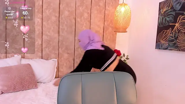 Snapshot of _alishaa_c chatting on 5, 12, 2025 alishaa c online show from 5, 12, 2025