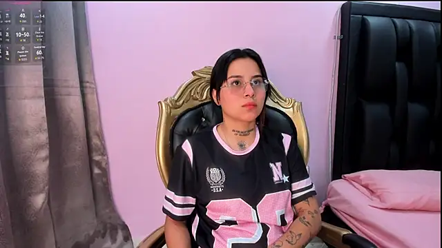 Snapshot of Nixielee_ chatting on 6, 10, 2025 Nixielee online show from 6, 10, 2025