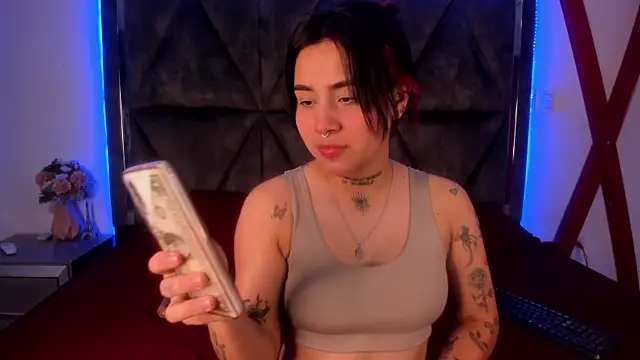 Snapshot of Nixielee_ chatting on 4, 11, 2025 Nixielee online show from 4, 11, 2025