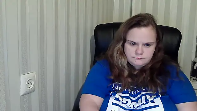 Snapshot of HarmonyKarera chatting on 2, 11, 2025 HarmonyKarera online show from 2, 11, 2025