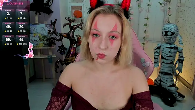 Snapshot of Emma_Garcias chatting on 31, 10, 2025 Emma Garcias online show from 31, 10, 2025