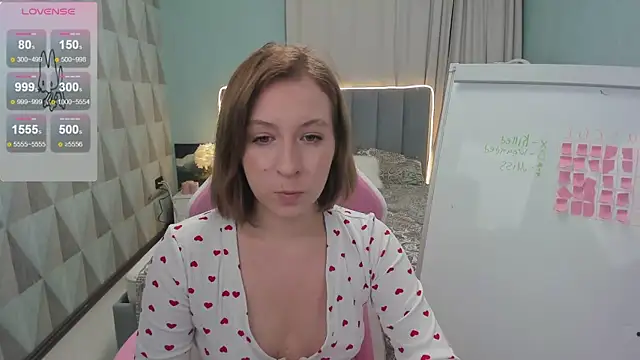 Snapshot of Emma_Garcias chatting on 8, 11, 2025 Emma Garcias online show from 8, 11, 2025