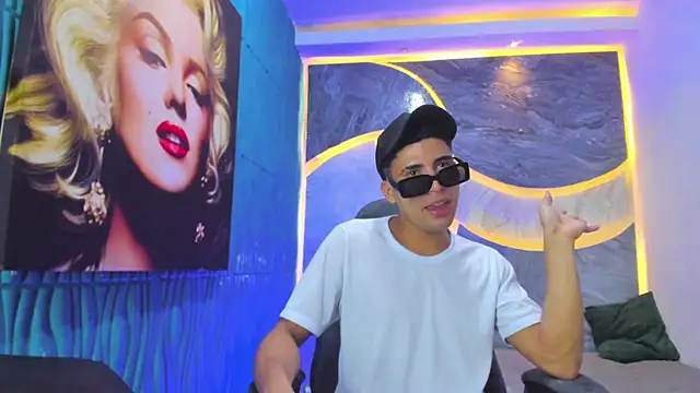 Play boys Hot2 online show from 27, 10, 2025