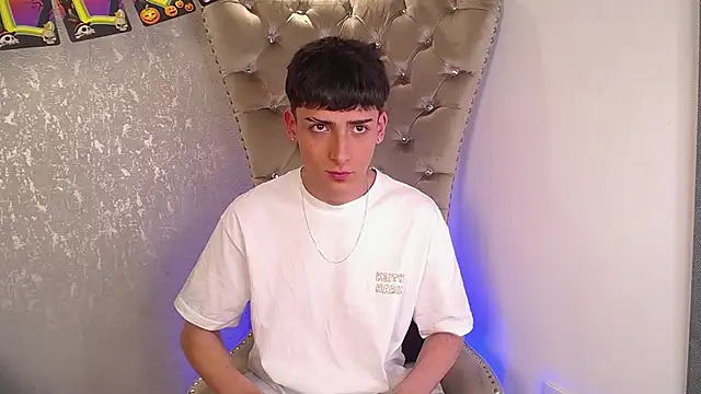 MateoMitchell online show from 17, 10, 2025