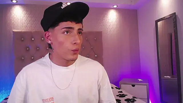 MateoMitchell online show from 11, 11, 2025