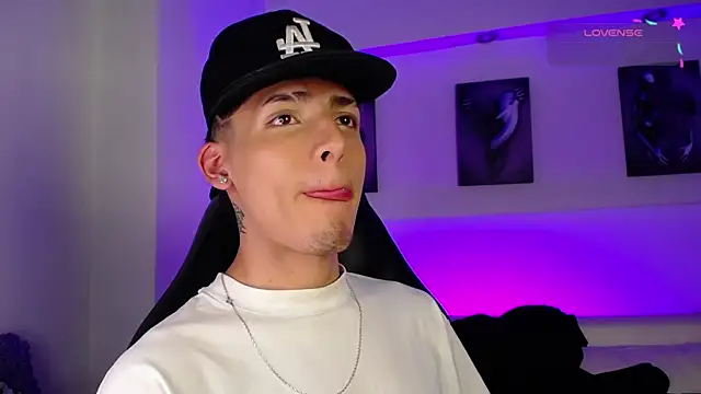 MateoMitchell online show from 8, 2, 2026