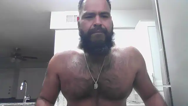Snapshot of BigJohnBear39 chatting on 5, 10, 2025 BigJohnBear39 online show from 5, 10, 2025