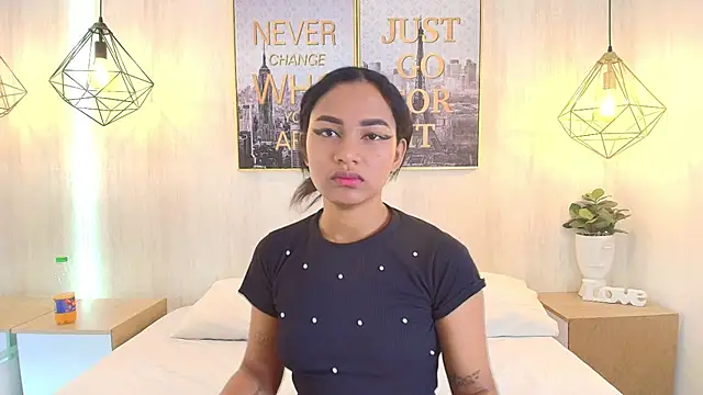 Snapshot of Juliie_coper chatting on 17, 10, 2025 Juliie coper online show from 17, 10, 2025
