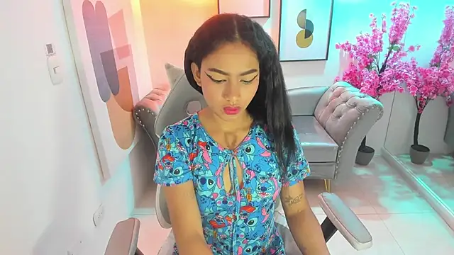 Juliie coper online show from 24, 10, 2025