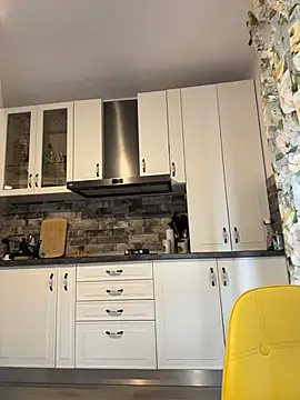 Snapshot of AvaMaddisson chatting on 5, 11, 2025 AvaMaddisson online show from 5, 11, 2025