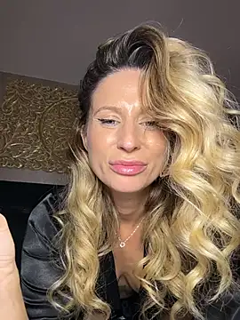 Snapshot of AvaMaddisson chatting on 10, 11, 2025 AvaMaddisson online show from 10, 11, 2025