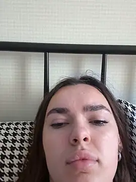 Snapshot of JenniferLouns chatting on 17, 11, 2025 JenniferLouns online show from 17, 11, 2025