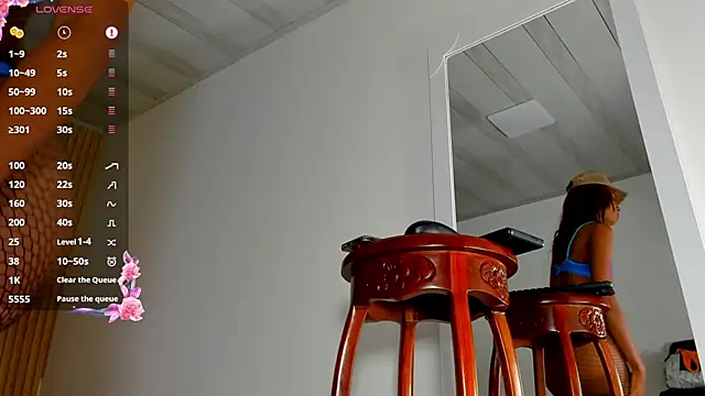 Snapshot of bella_tinkerbell_bahamas chatting on 21, 11, 2025 bella tinkerbell bahamas online show from 21, 11, 2025