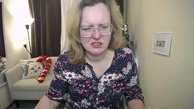 Snapshot of VestaWoody chatting on 30, 11, 2025 VestaWoody online show from 30, 11, 2025