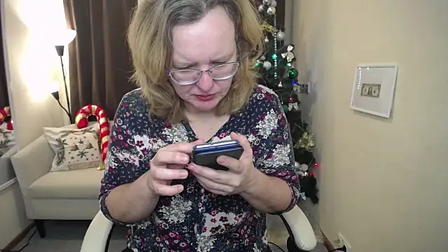 Snapshot of VestaWoody chatting on 2, 12, 2025 VestaWoody online show from 2, 12, 2025