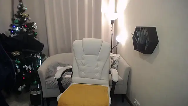 Snapshot of VestaWoody chatting on 20, 12, 2025 VestaWoody online show from 20, 12, 2025