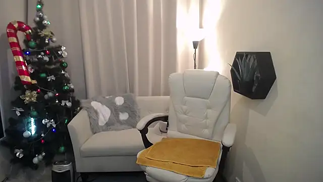 Snapshot of VestaWoody chatting on 22, 12, 2025 VestaWoody online show from 22, 12, 2025