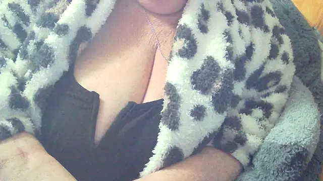 Playful MILF Demi online show from 16, 12, 2025