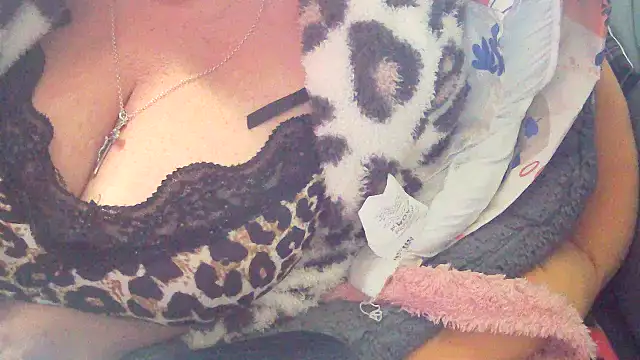 Playful MILF Demi online show from 8, 1, 2026