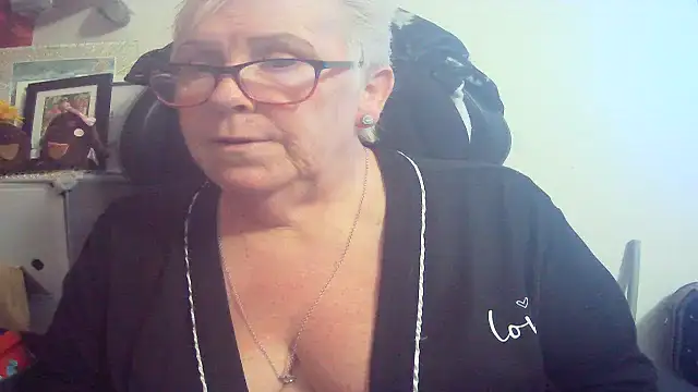 Playful MILF Demi online show from 11, 4, 2026