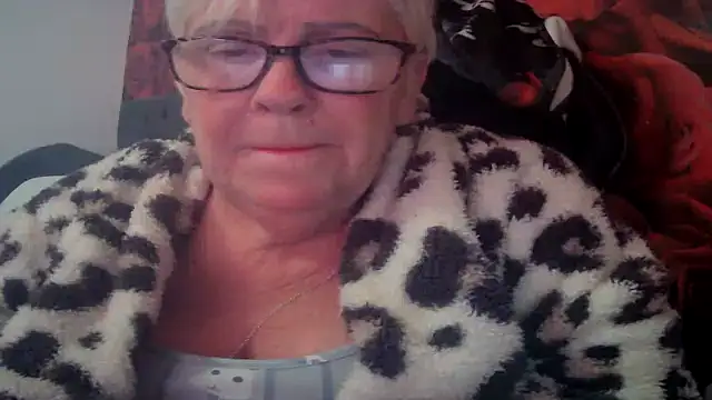 Playful MILF Demi online show from 30, 4, 2026