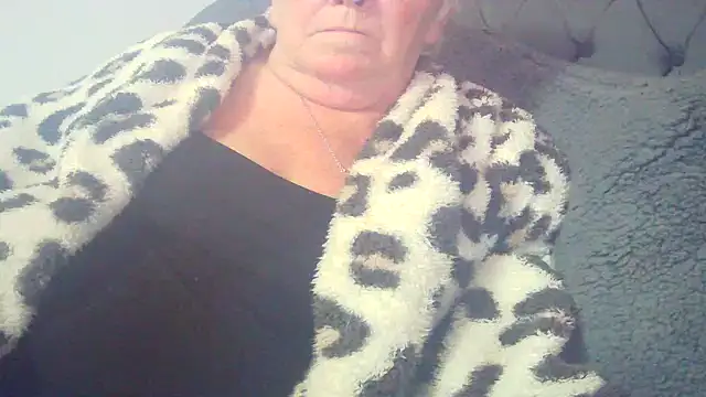 Playful MILF Demi online show from 8, 5, 2026