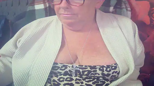 Playful MILF Demi online show from 11, 6, 2026