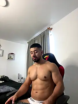 Ezzio Scolaro online show from 3, 11, 2025